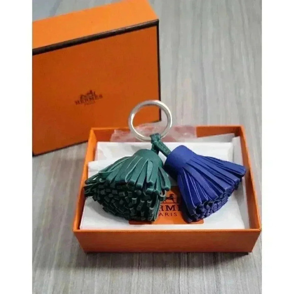 Hermes Carmen Uno-Dos Double-Tassel Keychain Electric Blue and Malachite Green - Picture 6 of 6